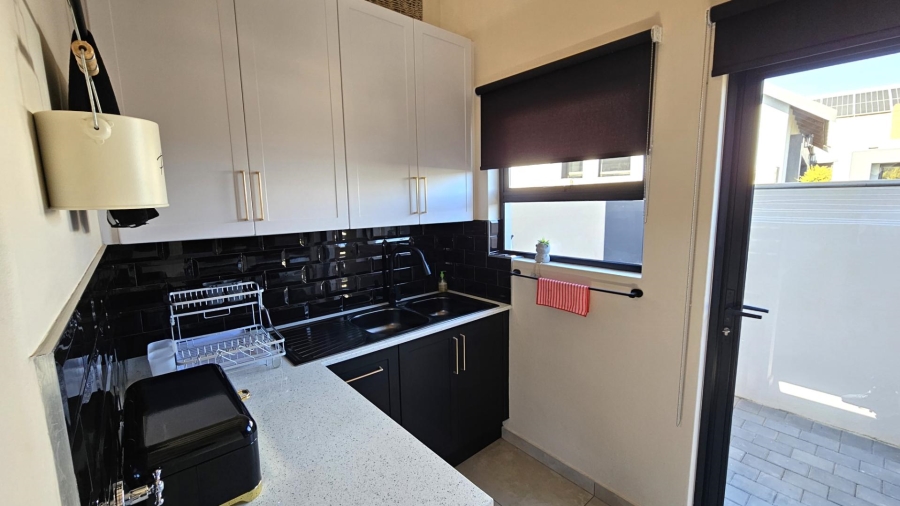 3 Bedroom Property for Sale in Meerhof North West